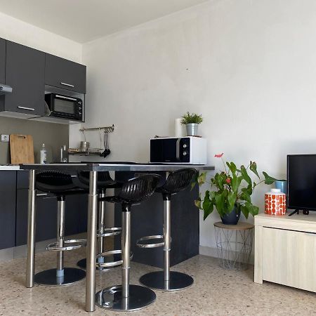Les Lilas Hyères Exteriör bild
